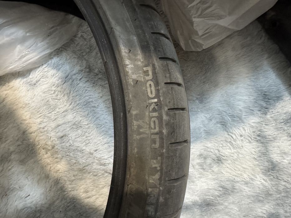 Продам резину Nokian 245/35/21
