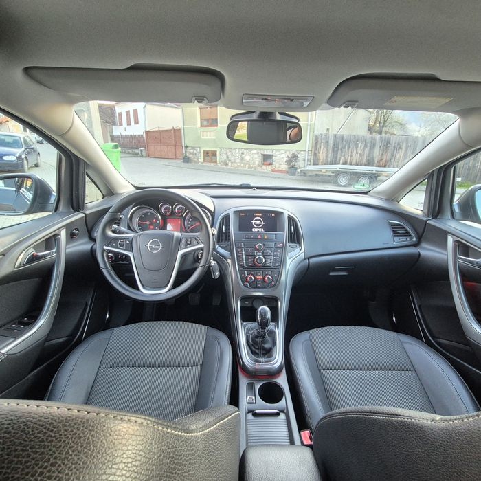 Opel Astra J /diesel /Euro 5/Navi /110 CP /Rate /Garantie /Germania /2011