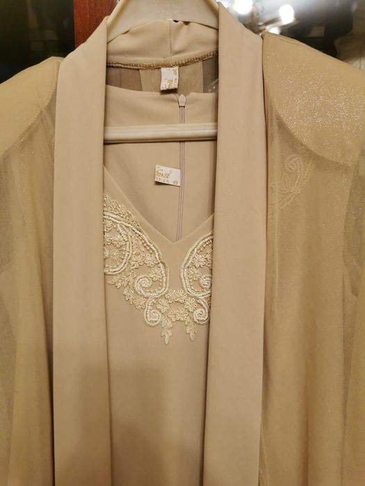 Vând rochie de ocazie.