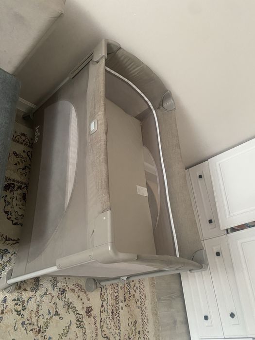 Продам манеж от joie