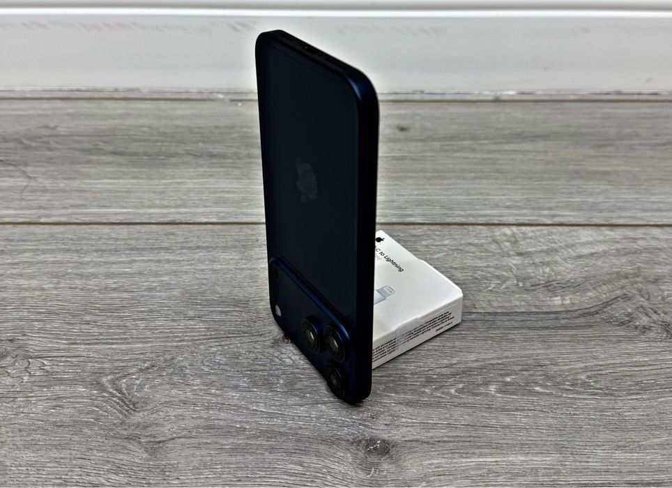 Оригинал iphone 11/В корпусе Айфон 17 PRO