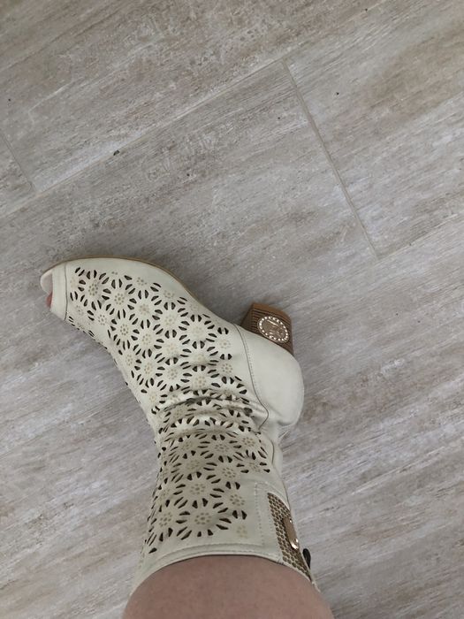 Нарядные сапожки