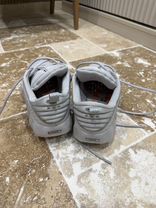 Nike Mind 002 Silver
