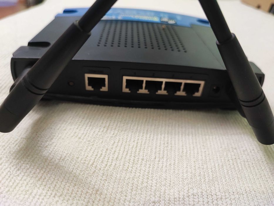 Рутер Linksys WRT54GL