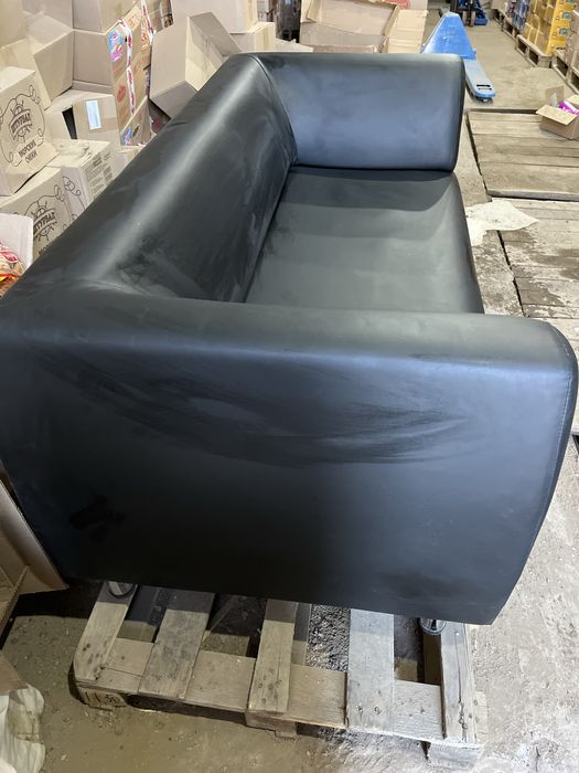 Продается диван для офиса