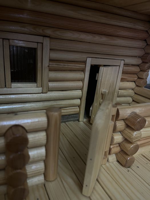 Деревянный домик ручная работа