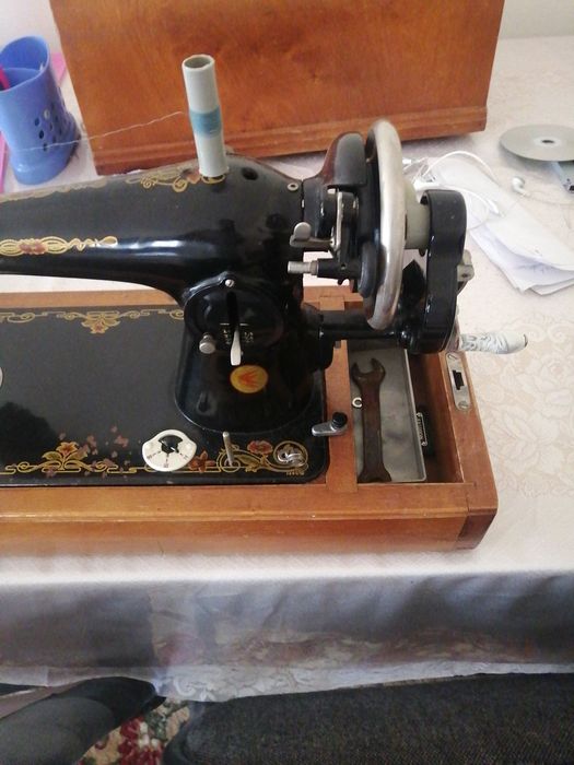 Швейная машинка продам