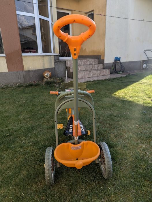 Vând tricicleta copii