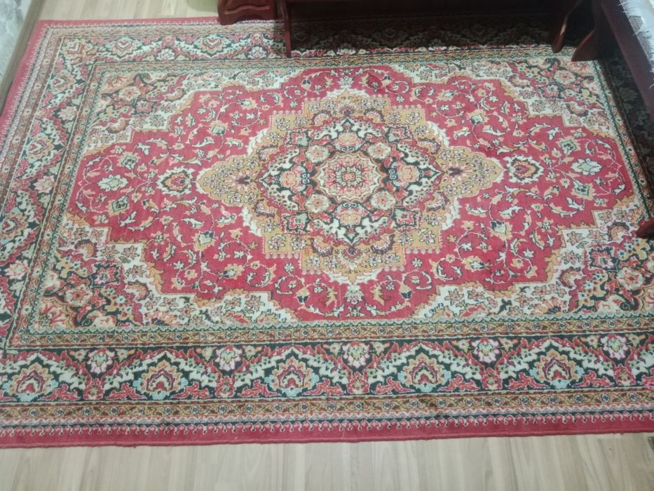 Продам ковры 3 шт