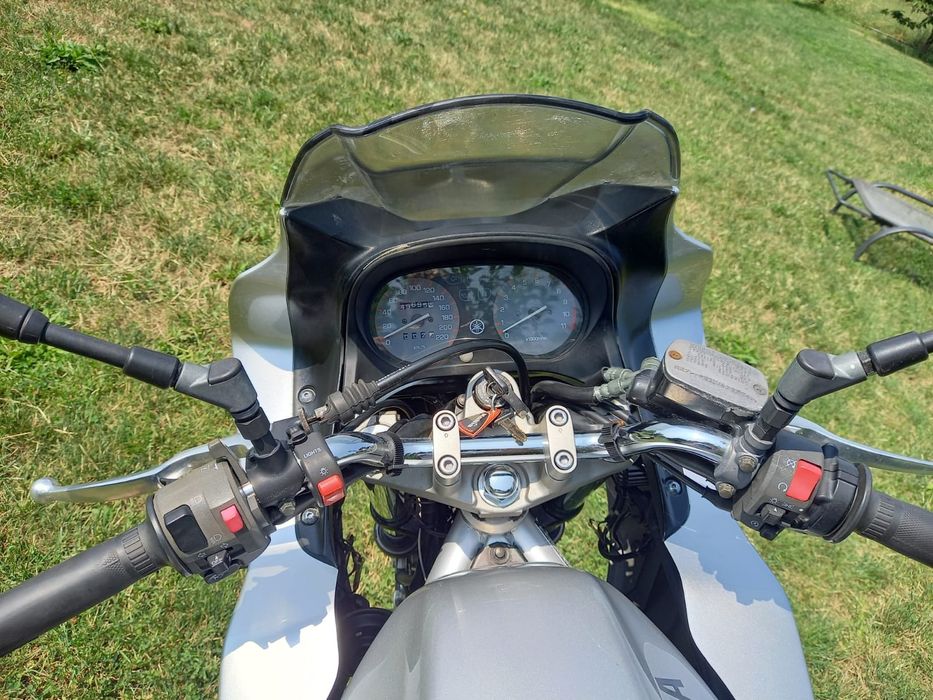 Motocicleta Yamaha XJ 600