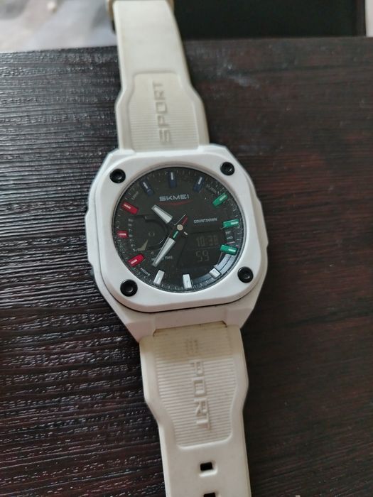 Продам часы наручные