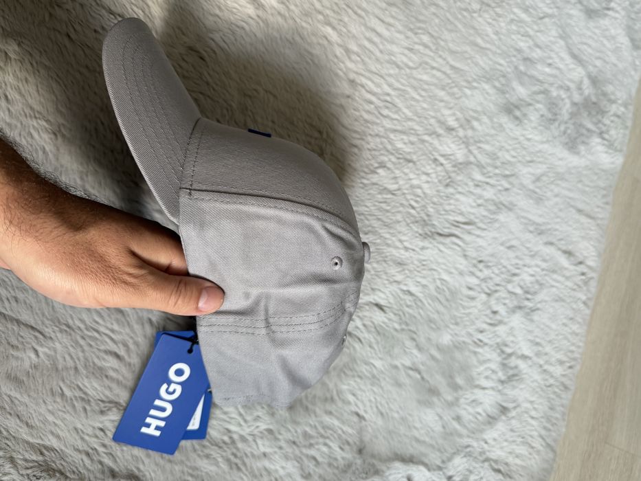 Hugo Jinko sapca unisex grincu logo albastru marime universala noua originala