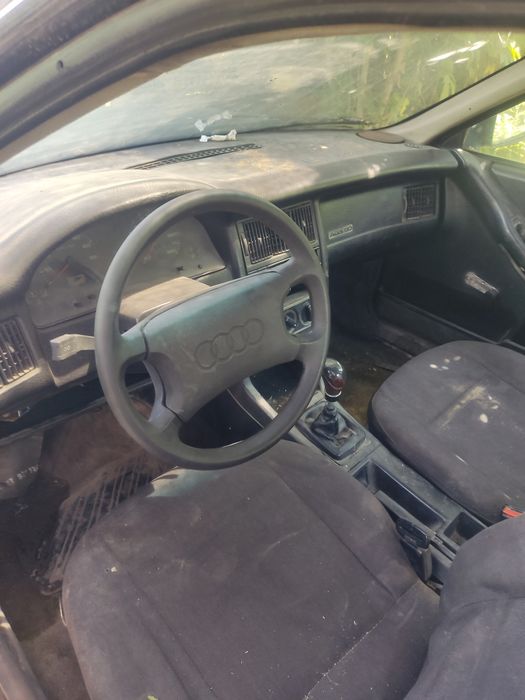 Продаётся машина.