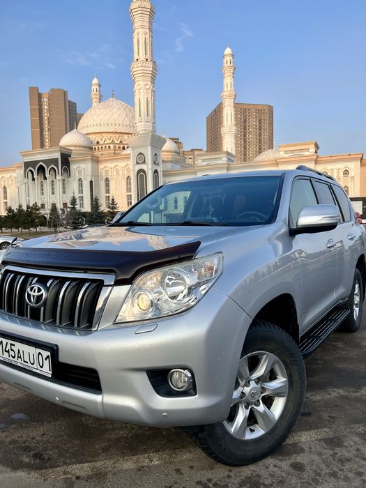 Не араб. Европеец.