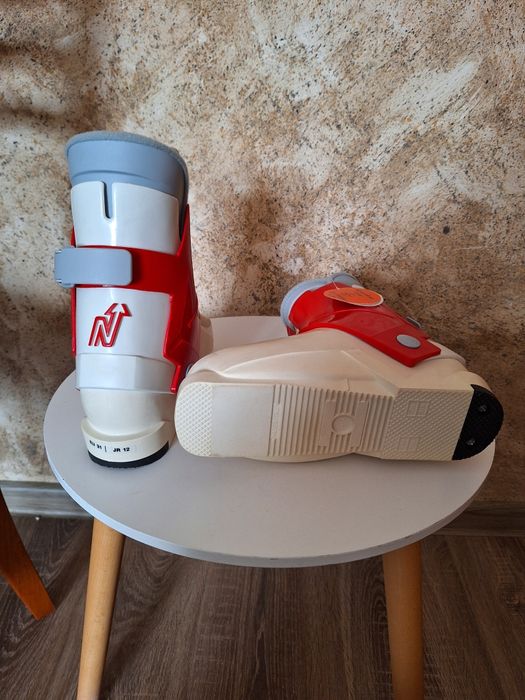 Ски обувки NORDIKA.. TECNICA и ръкавици