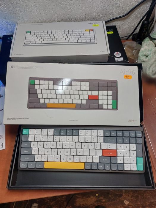 Okazie!Tastatura profesionala Rgb mecanica,3 mode switchuri gray Gateron  Cowberry,culoare Lunar Gray,Nuphy Air 96 v2,layout  U.S int layout ANSI,noua