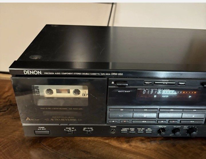 Продавам Двукасетен реверсен дек Denon DRW-850