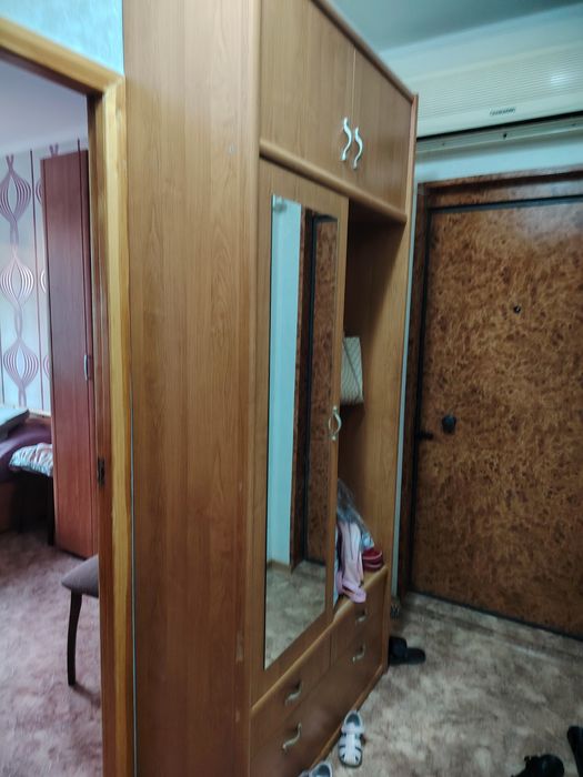 Шкаф  с зеркалом в корридор