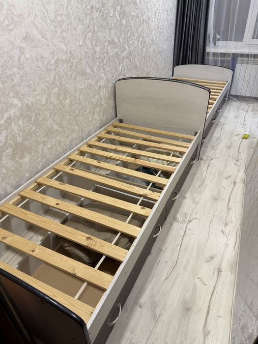 Продам 2 шт кровати