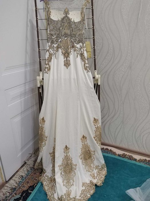 Платье.  Вечернее бальное