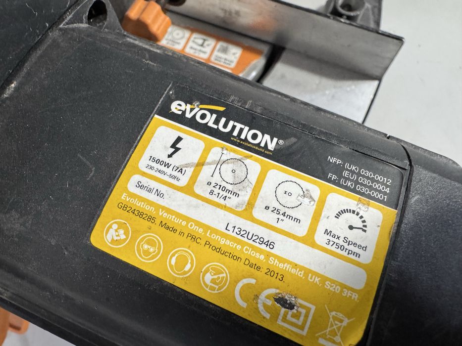 Циркуляр пендула - Evolution 216mm / 1500 W
