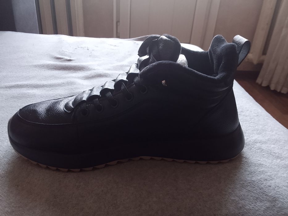 Утепленные мужские кроссовки