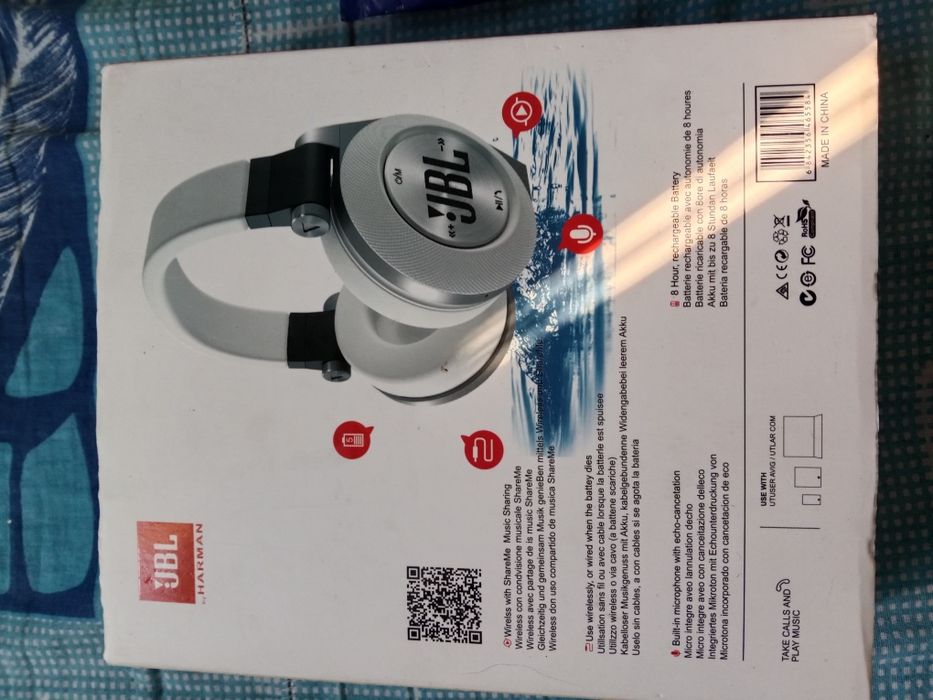 Продаются беспроводные наушники