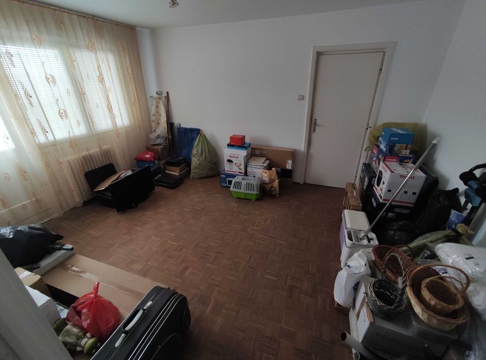 Vand apartament cu 2 camere, zona Intim, persoana fizica
