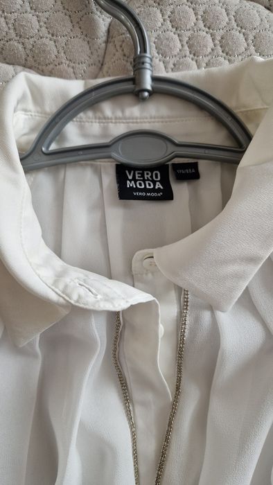 Черна блуза с паднали рамене