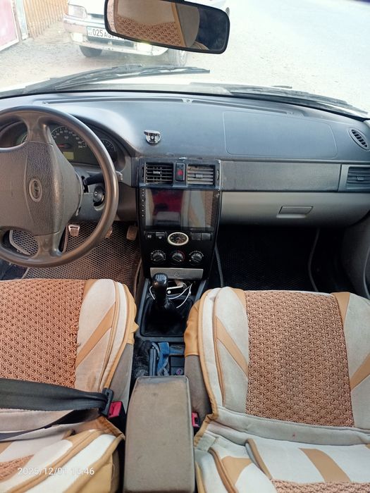 Срооочно продам машину