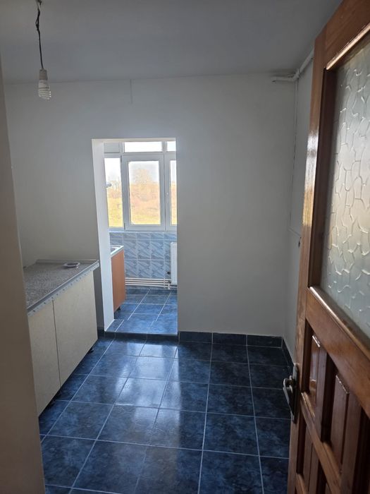 Vand Apartament 2 camere  decomandat