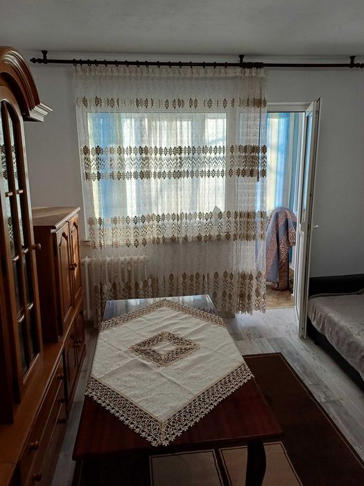 Inchiriez apartament 2 camere recent renovat si utilat