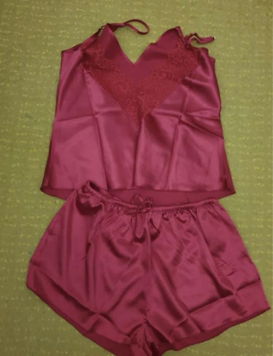 Pijama scurta satin si dantela sexy tip Victoria Secret