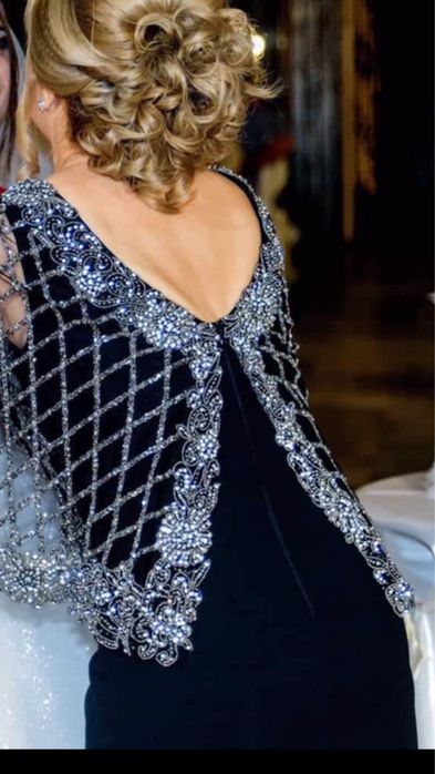 Рокля дълга бутикова със камъчета размер M-L