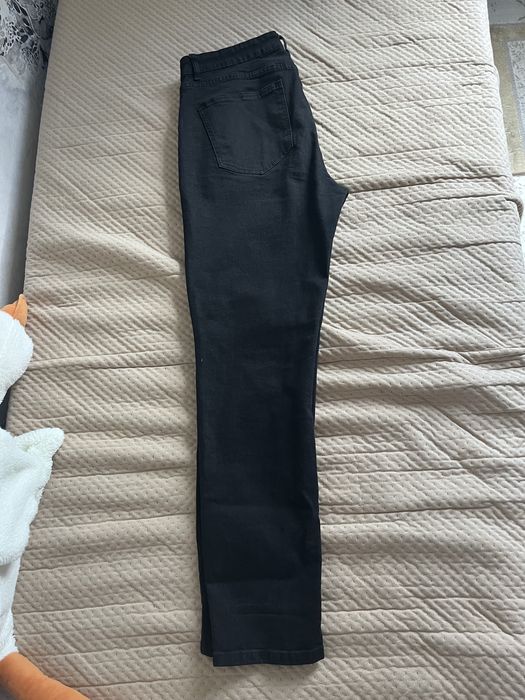 Джинсовые черные брюки