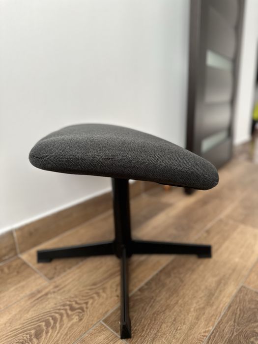 Taburet/Scaun NOU, cadrul din oțel si șezut placaj și spumă. 200 Kg