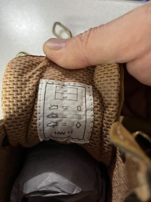 Продавам страхотни зимни боти 40 номер