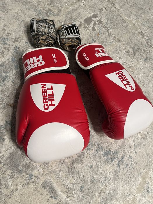 Боксерские перчатки