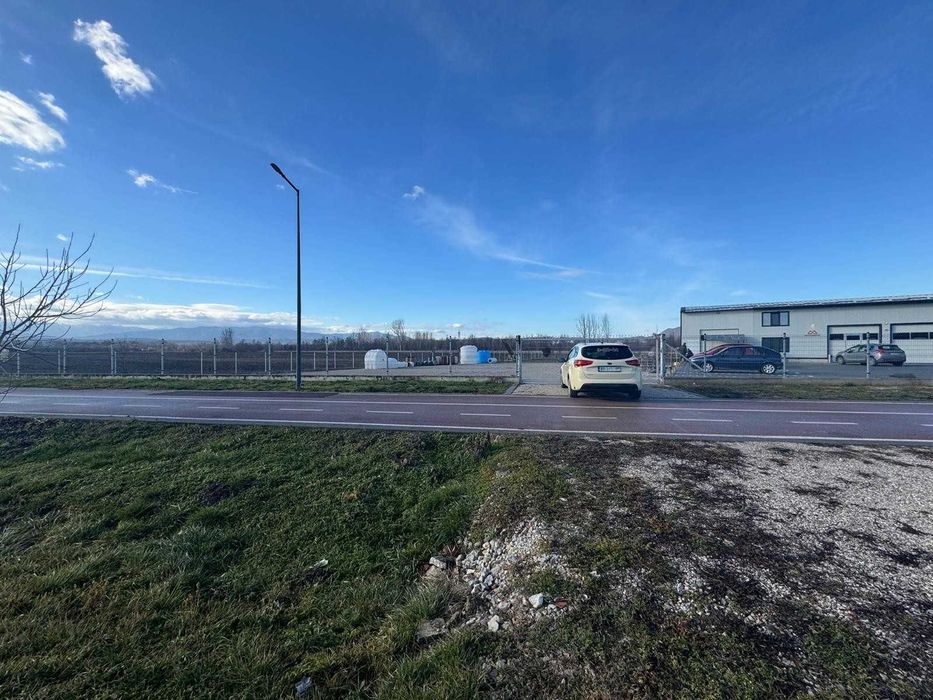 Парцел, гр. Севлиево идеален за автокъща