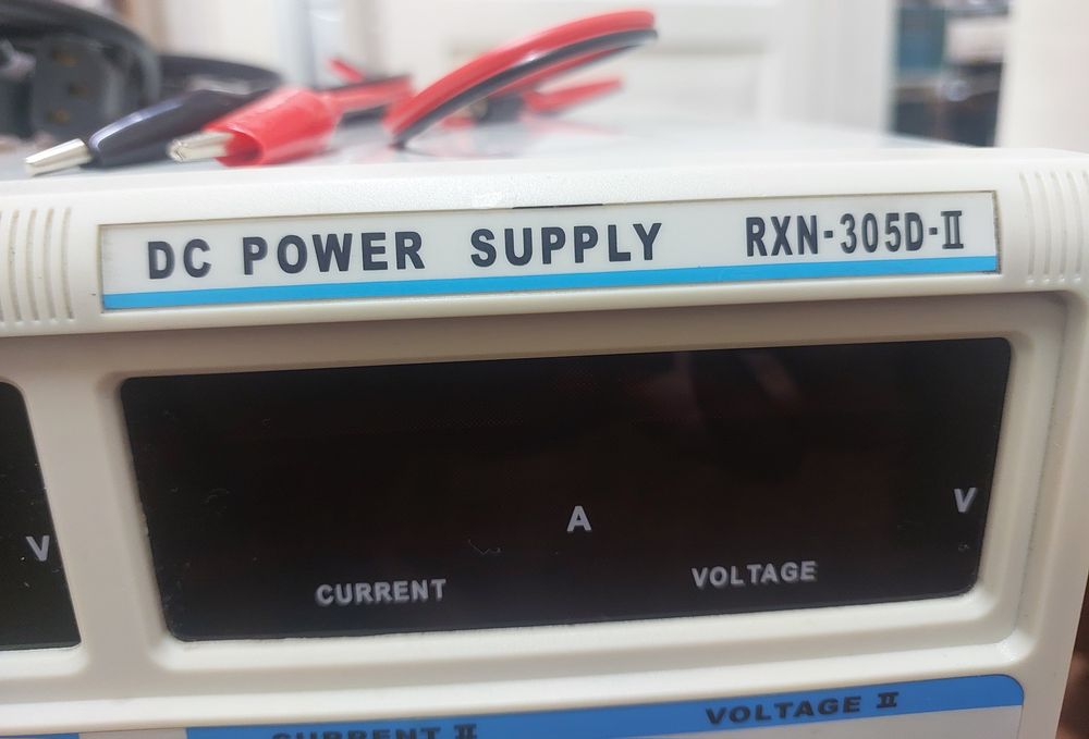 Лабораторный блок питания