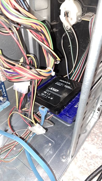 Kit computer ( unitate + monitor )