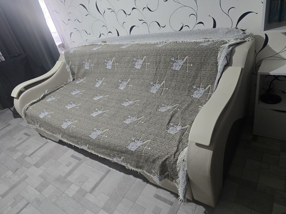 Продам диван,не дорого