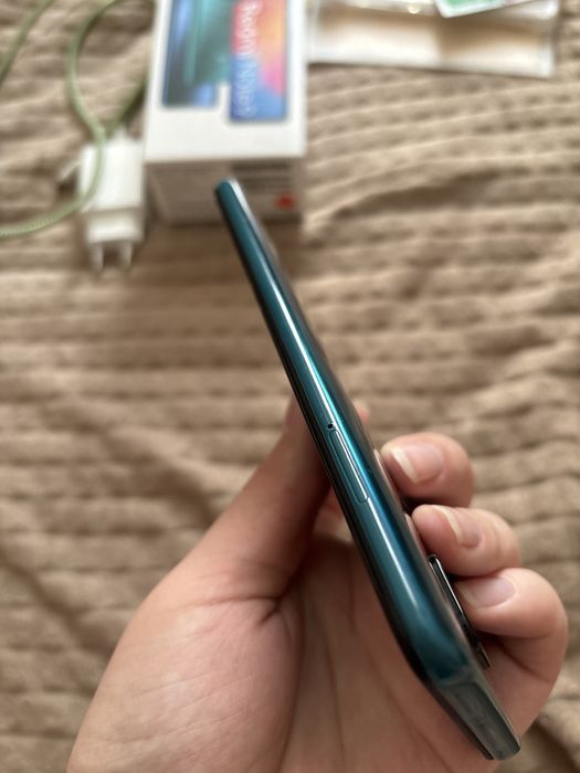 Продам смартфон xiaomi redmi note 9 4/128
