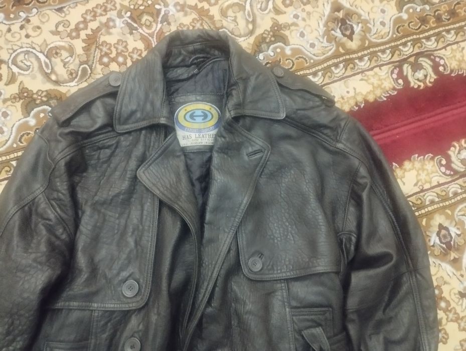 Германия коженний плаш сотилади. 54-56