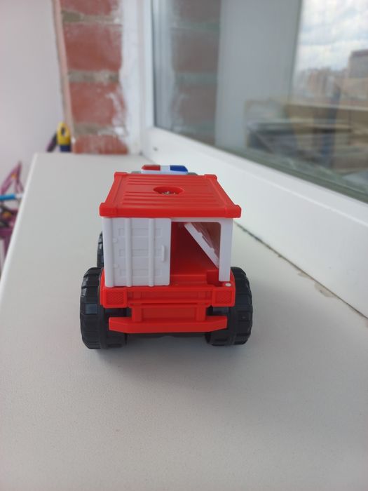 Продам детские машинки