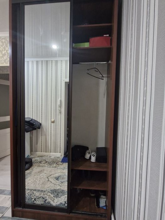 Продам прихожий шкаф
