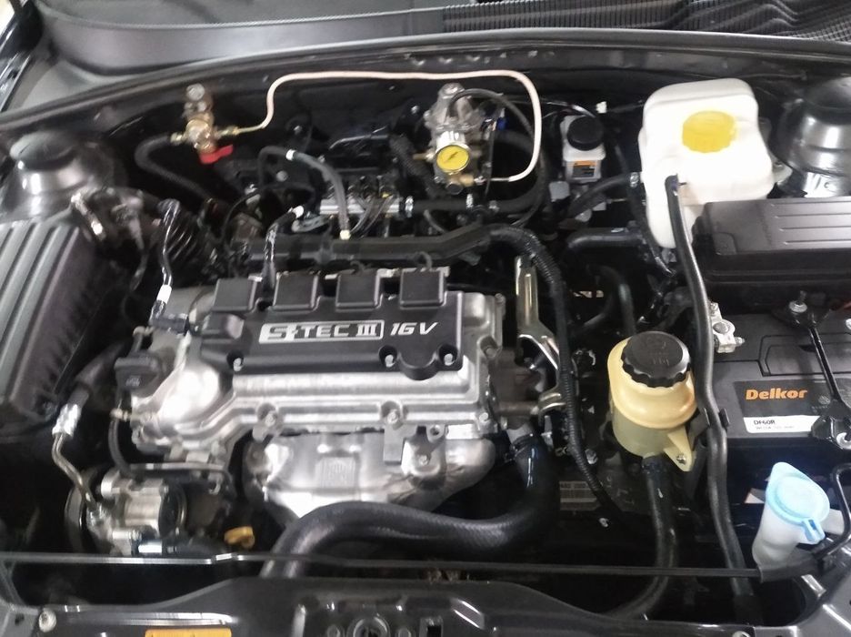 Жентра автомашина сотилади.