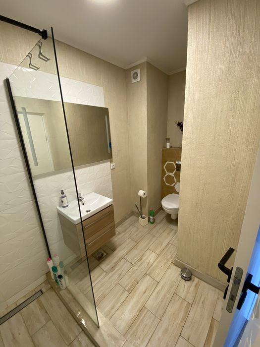 Inchiriez, de inchiriat Apartament cu 2 camere si terasa