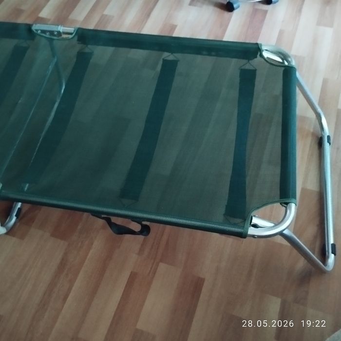 Шезлонг със сенник