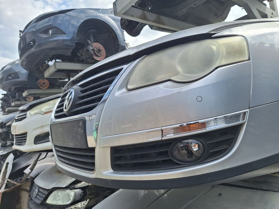 Предна броня с парктроници Vw Passat 6 / Пасат 6
